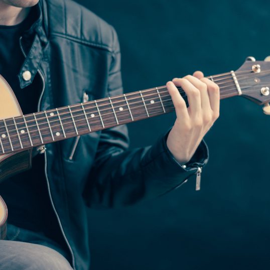 Cours de guitare à la MJC de Rodez