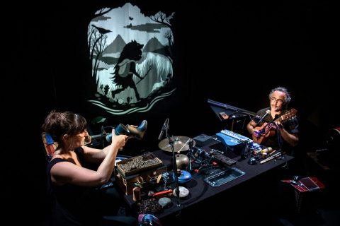 Crédit : Thierry Laporte l'ours et la louve spectacle à la mjc de rodez