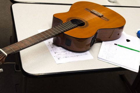 Cours de guitare collectif à la MJC de Rodez